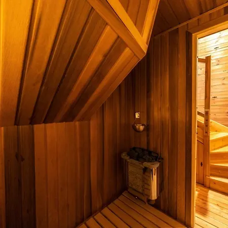 Ze Hej Z Sauna Lub Kominkiem * زاكوباني
